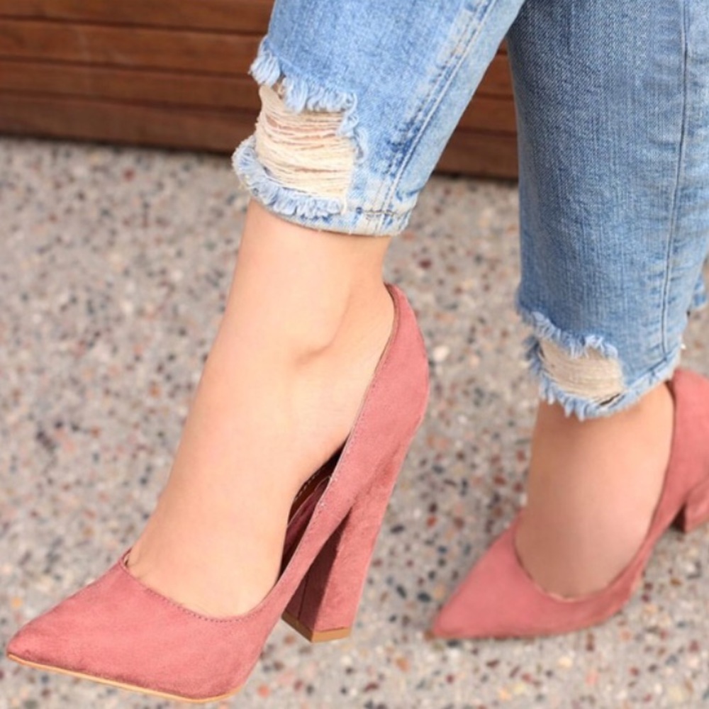 Adorable Blush Suede Heels BNWB SZ 8.5 Pink Pumps